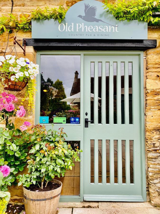 The Old Pheasant Hotell Glaston Exteriör bild