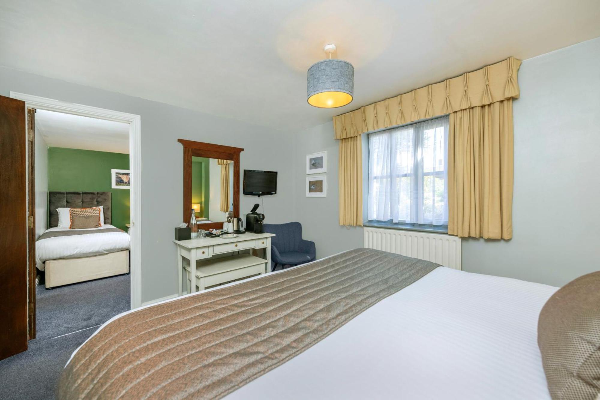 The Old Pheasant Hotell Glaston Exteriör bild